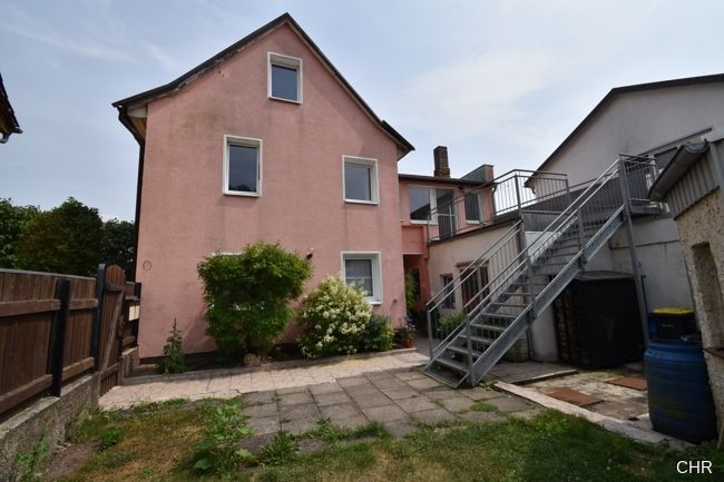 Zweifamilienhaus mit großzügiger Maisonette Wohnung für den neuen Eigentümer